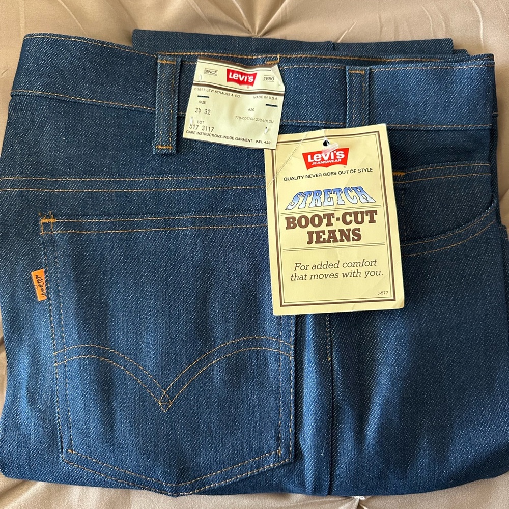 Levi's Classic Indigo Bootcut Jeans for Men